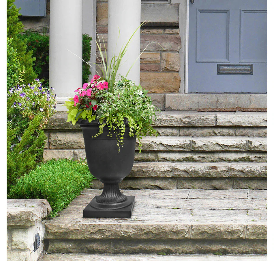 How to Plant a Show-Stopping Crescendo Urn with the Thriller-Filler-Spiller Method